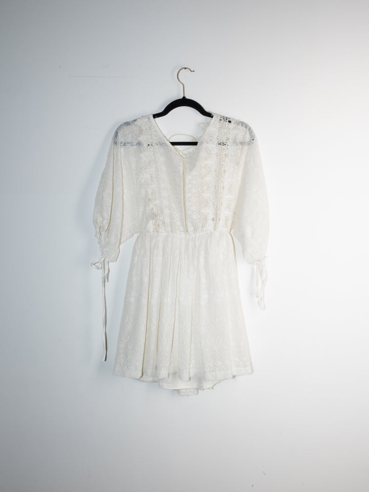 Vintage - Light White Lace Dress