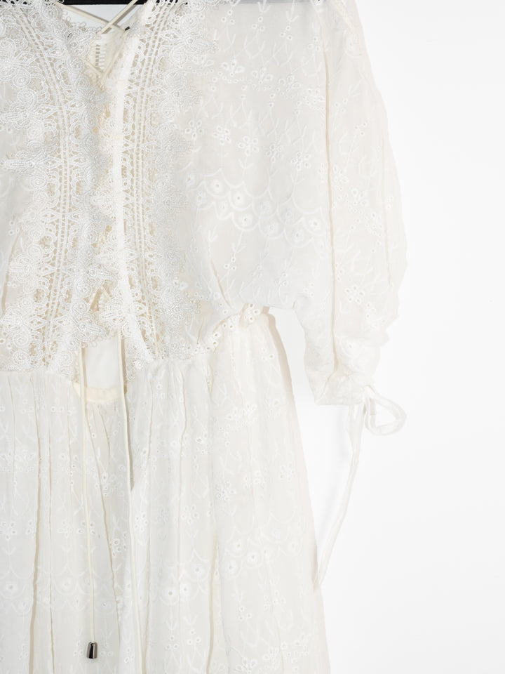 Vintage - Light White Lace Dress