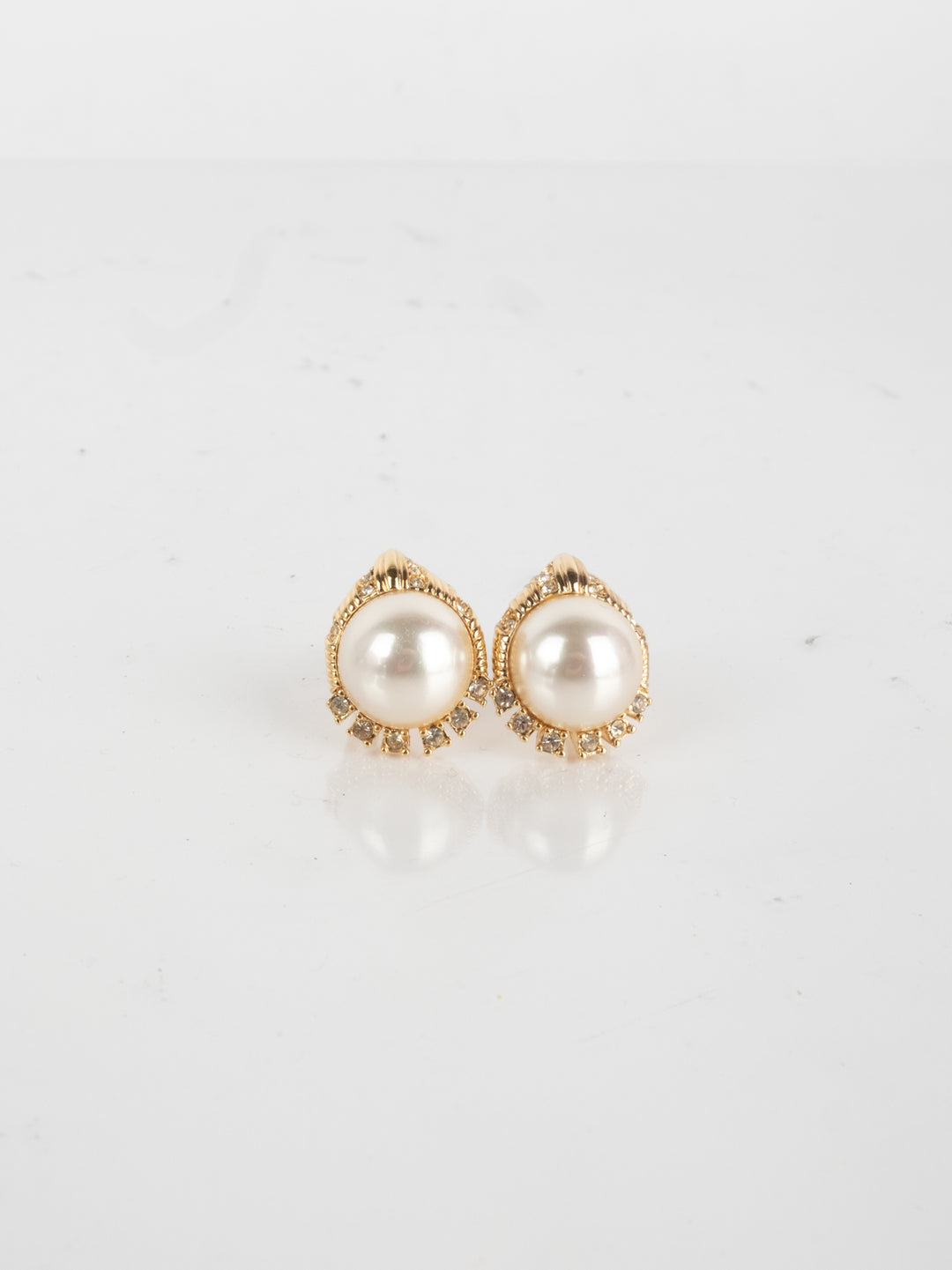 Nina Ricci - Pearl Drop Clipons Earrings