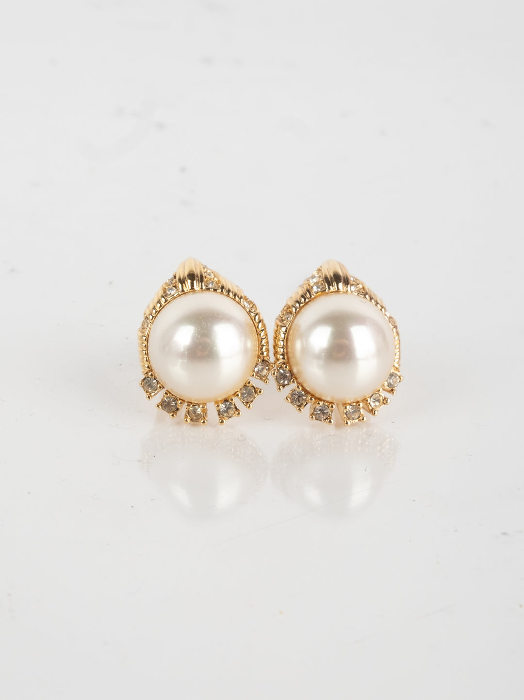 Nina Ricci - Pearl Drop Clipons Earrings